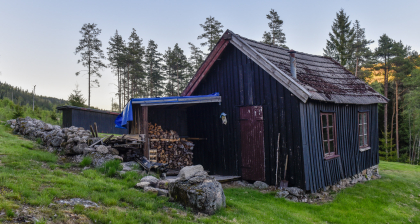 Abusdal, Hornnes, steingjerde
