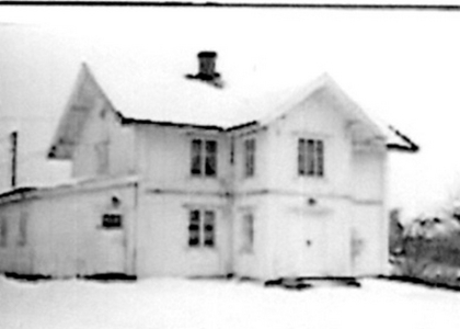 1241222 Våningshus på Nedre Oraug