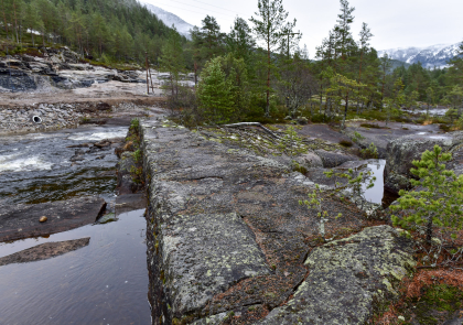 Hagefoss, Otra, Valle, flotingsmur