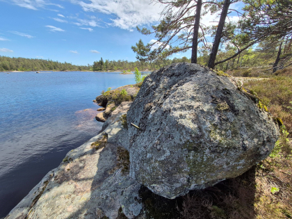 Eptevannet, grensebolt, kommunegrense