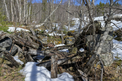 Kvernebekken, Breive, Bykle, sagruin
