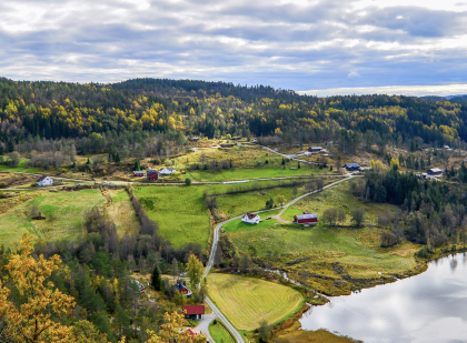 Abusdal, Hornnes, steingjerde