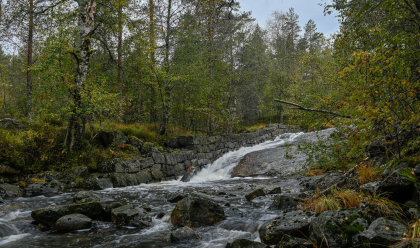 Engeslands&aring;na, Engesland, Birkenes, flotingsmur