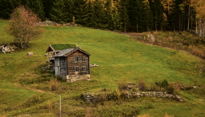 Nistog, Flateland, Valle, uthustuft