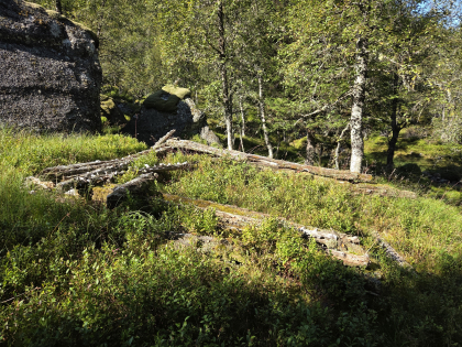 L&oslash;etuft, Hildrasteinen