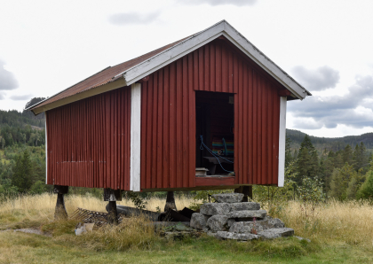 Der Vest, Hovland, Vegusdal, stabbur