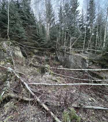 Dagbrudd / skjerp ved siden av Pukerudlinna