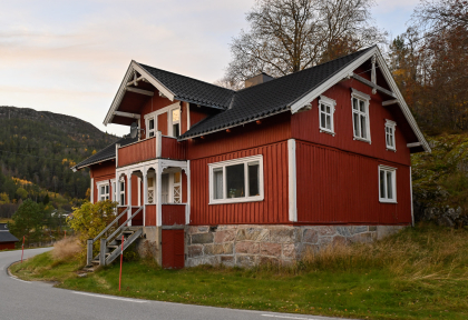 &Aring;knes, &Aring;seral, setehus