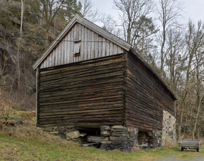 Kr&aring;gebua, Tveit, Kristiansand, l&oslash;e/fj&oslash;s
