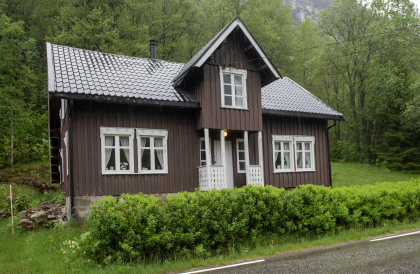 Lia, Rosseland, &Aring;seral, setehus