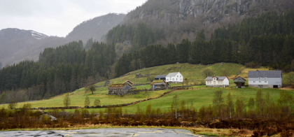 Ljosland, &Aring;seral, steingjerde