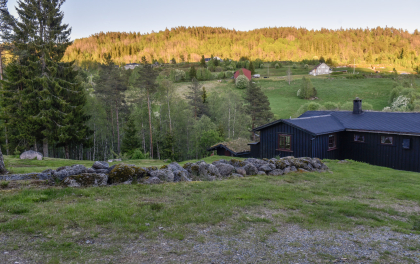 Abusdal, Hornnes, steingjerde