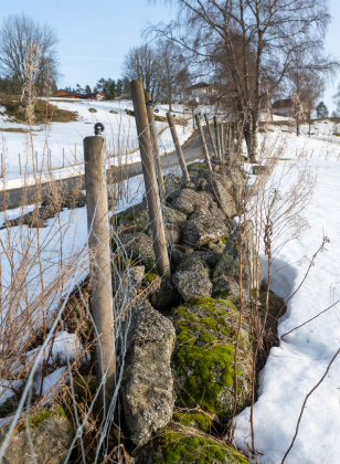 Nordb&oslash;, Flatebygd, Evje, steingjerde