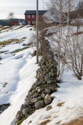 Nordb&oslash;, Flatebygd, Evje, steingjerde