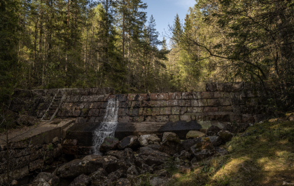 Nord&aring;na, Grendi, Bygland, steindam