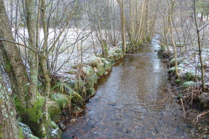M&oslash;rvollen, Kjeksebekken (natursteinsmur)