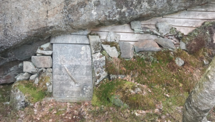 Jakthytte under heller.