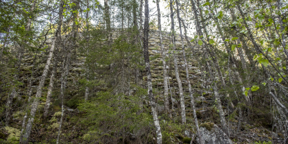 Langeid, Bygland, vegmur og fjellskjering