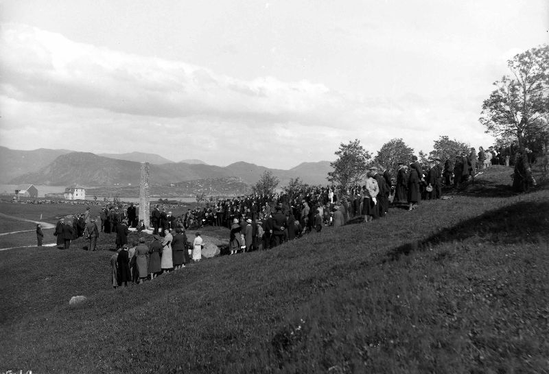 Avduking minnesmerke Fredrik Baade